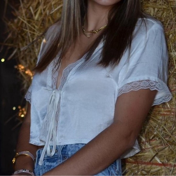 White princess polly silk top - Picture 3 of 5